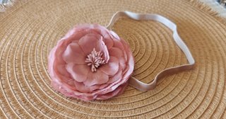 Accesorio flor diadema rosa