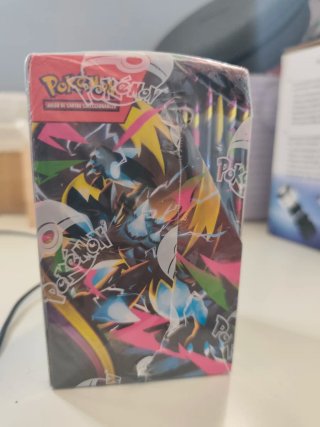 Caja 18 Sobres Pokémon Oscuridad Absoluta