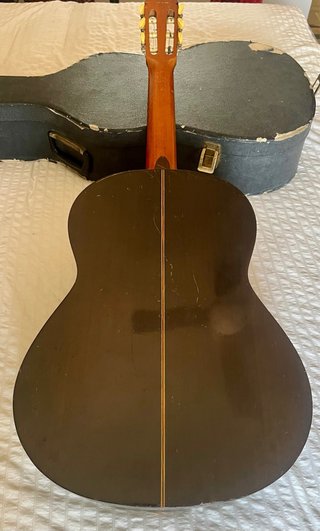 Guitarra Española Yamaha con Funda