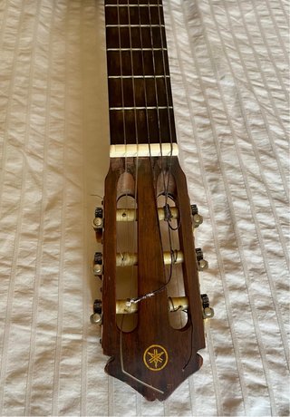 Guitarra Española Yamaha con Funda
