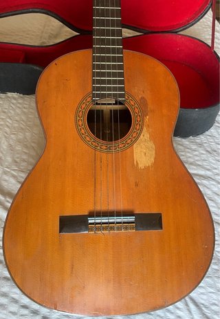 Guitarra Española Yamaha con Funda