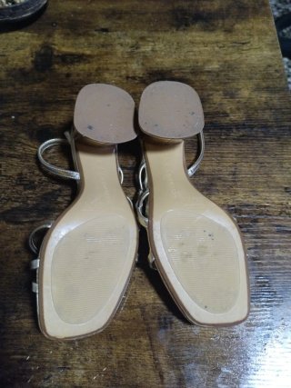 Sandalias Stradivarius doradas talla 35