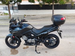 Suzuki V-Strom 650 Negra