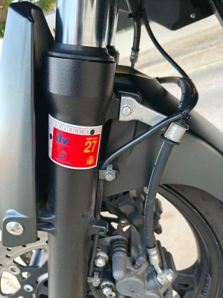 Suzuki V-Strom 650 Negra
