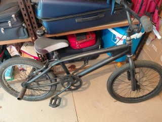 Bici de saltos BMX. Entrega en mano.