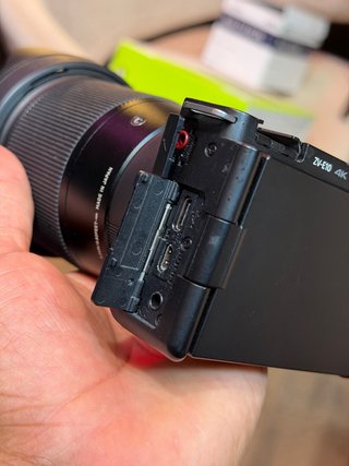 Sony ZV-E10 + Sigma 16mm f/1.4