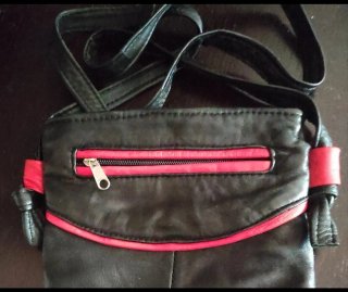 Tracolla pelle vintage nera e rossa