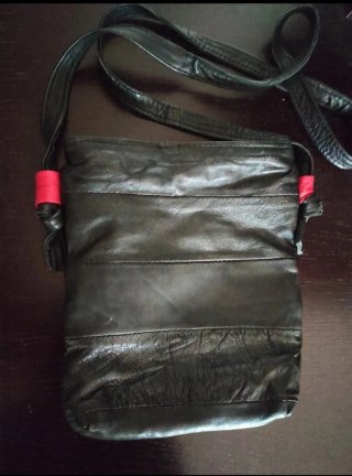 Tracolla pelle vintage nera e rossa