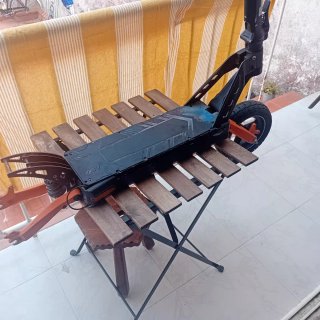 Chasis, mástil y rueda de patinete eléctrico