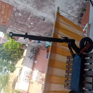 Chasis, mástil y rueda de patinete eléctrico