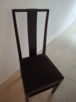 Silla de madera estilo rústico