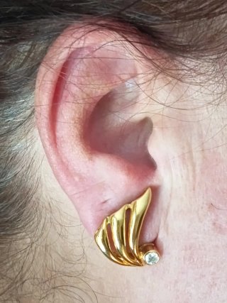 Pendientes dorados con circonita