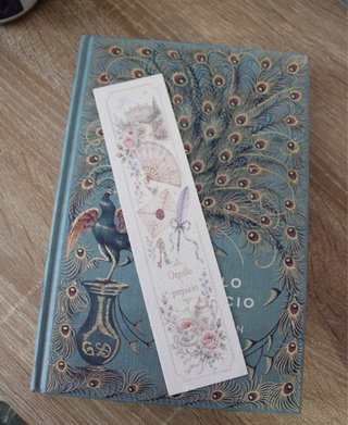 Pack de libro, ilustración y marcapáginas.
