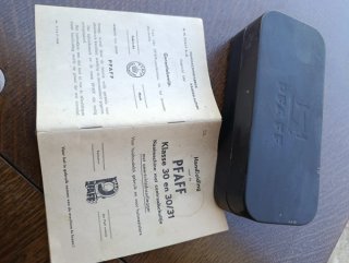 Máquina de coser antigua PFAFF 30