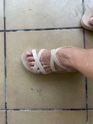 Sandalias Beige Elásticas Trenzadas Talla 40