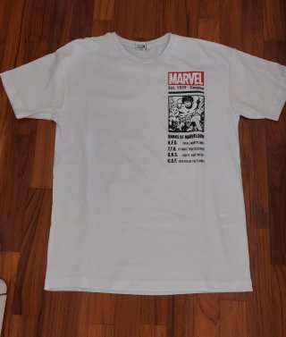 T-shirt Marvel bianca taglia XS