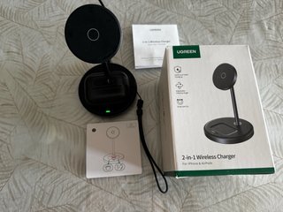 Cargador Inalámbrico UGREEN 2 en 1 iPhone/AirPods