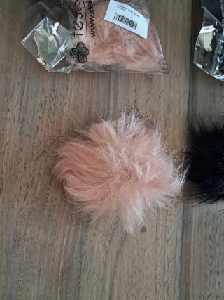 Pompon in pelliccia sintetica