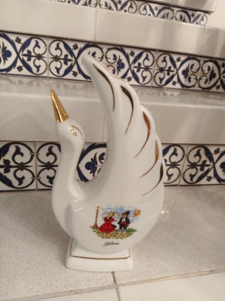 Florero Cisne Porcelana Blanco y Dorado