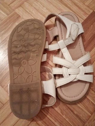 Dos pares de sandalias niña( Bubble Kids) Talla 34