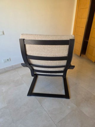 Silla Ikea Poang Tela Beige y Madera Negra