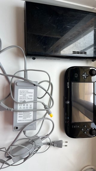 Nintendo Wii U Negra 32GB + Accesorios