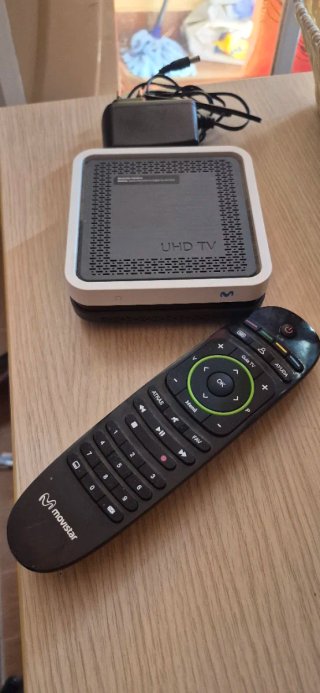 Movistar UHD TV Box y Mando
