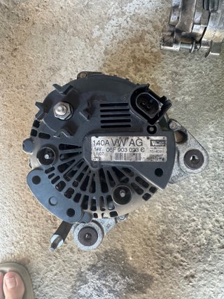 ALTERNADOR VALEO 140 A ( 14 V )