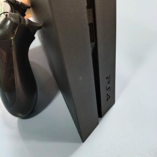 PS4 Slim 1TB Negra con mando y cables