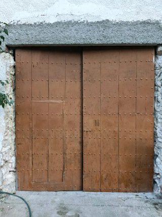 Portón Madera Maciza Antiguo con Postigo