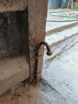 Portón Madera Maciza Antiguo con Postigo