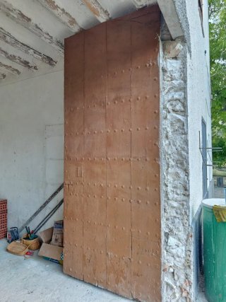 Portón Madera Maciza Antiguo con Postigo