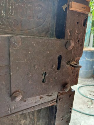 Portón Madera Maciza Antiguo con Postigo