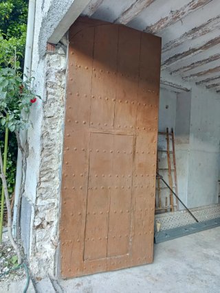 Portón Madera Maciza Antiguo con Postigo