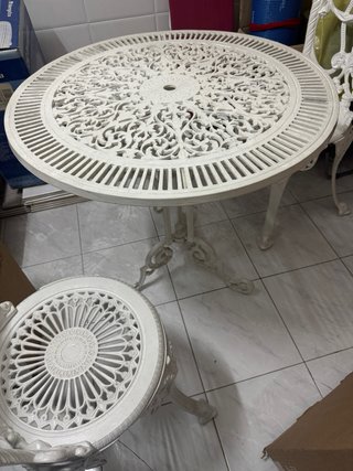 Conjunto mesa silla terraza jardín