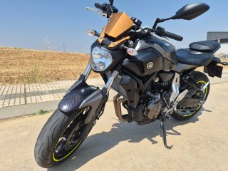 Yamaha MT-07 Negra/Gris mate y carbono,carnet A y