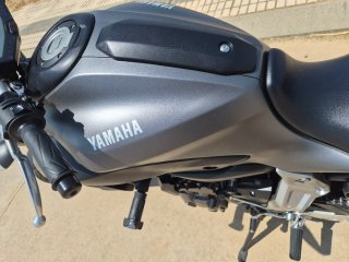 Yamaha MT-07 Negra/Gris mate y carbono,carnet A y