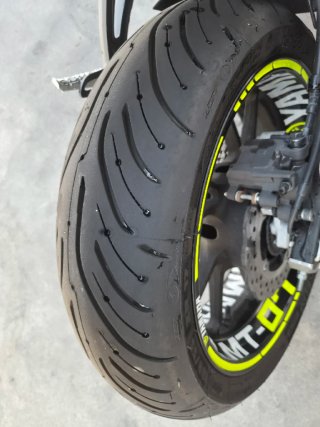 Yamaha MT-07 Negra/Gris mate y carbono,carnet A y