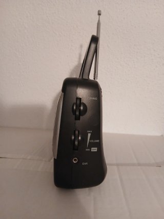 Radio Portátil Sanyo RP-6165F AM/FM
