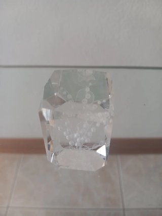 Fermacarte in vetro