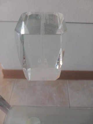Fermacarte in vetro