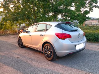 Opel Astra 2011