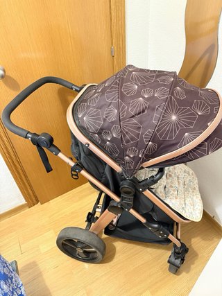 Passeggino per neonati con design moderno