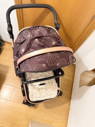 Passeggino per neonati con design moderno