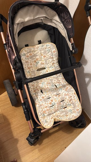 Passeggino per neonati con design moderno