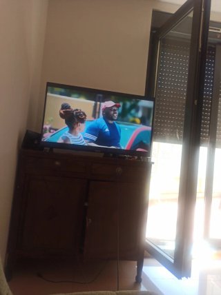 TV Samsung Negra
