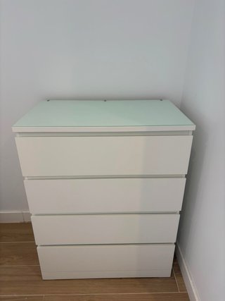 Cómoda MALM IKEA 4 cajones + cristal