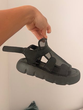 Sandalias negras plataforma malla