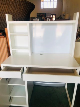Escritorio con estantería IKEA blanco