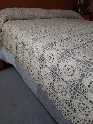Colcha ganchillo beige 135 cm
